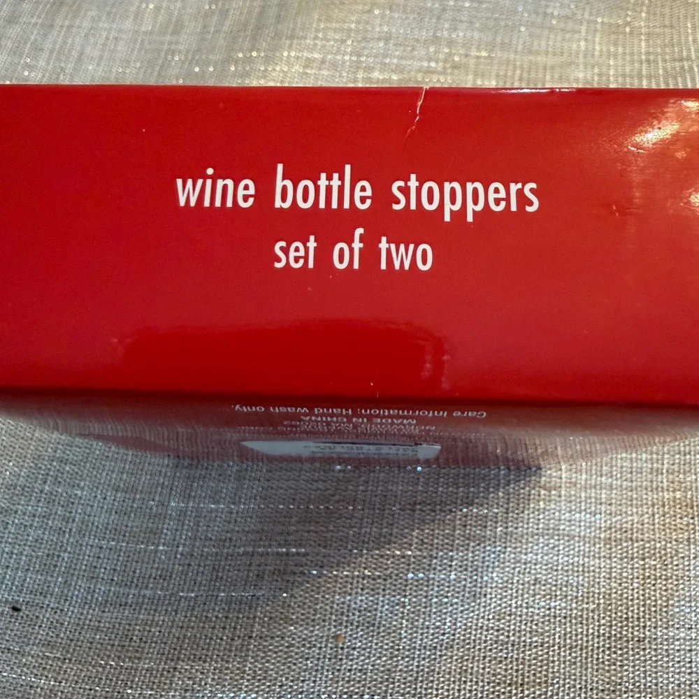 Sur La Table Festive Santa 2 1/4” Tall Wine Stoppers Set
